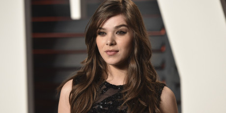 Hailee Steinfeld Talks Taylor Swift S Squad Women Banding Together And Becoming Their Own Support Is