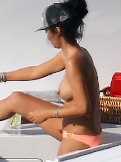 Kimora Lee Simmons Topless Candid Photos On A Yacht In St Hot