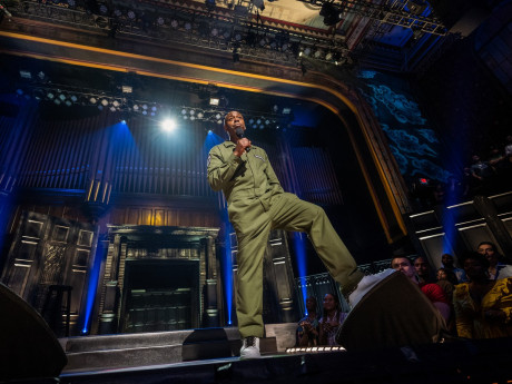 Dave Chappelle Doubles Down On Netflix S Sticks And The