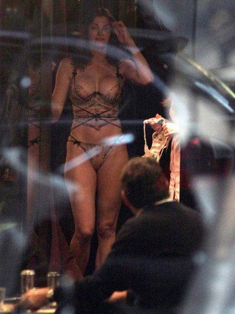 Stephanie Seymour Lingerie Candids At Agent Provocateur Shop In Hot