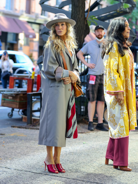 Sarah Jessica Parker Returns To Sex And The City Reboot Set Following Wille Garson S Unbearable Celebritytalker