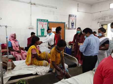 दशहर पर ज ल प रश सन न आश रम छ त र व स व द ध आश रम म व तर त क ए फल म ठ ई व कल