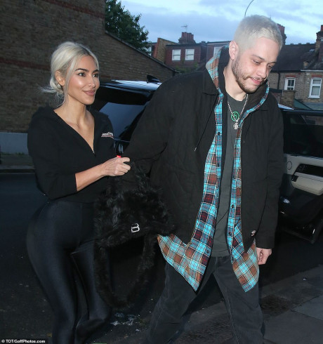 Kim Kardashian And Pete Davidson Arrive In London Mail