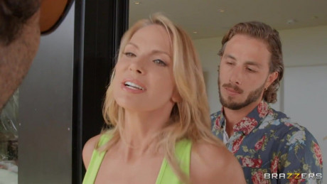 Savanna Samson In In The Heat Of Milf