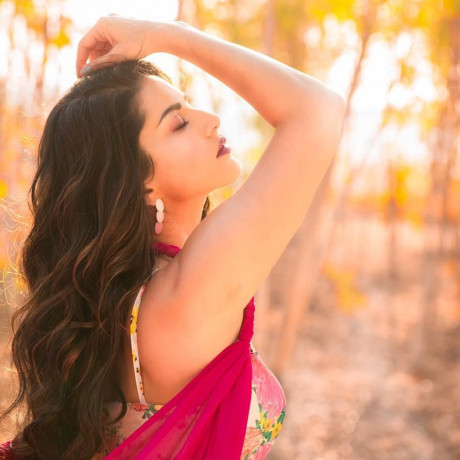 Find Sunny Leone S Songs Tracks And Other Last
